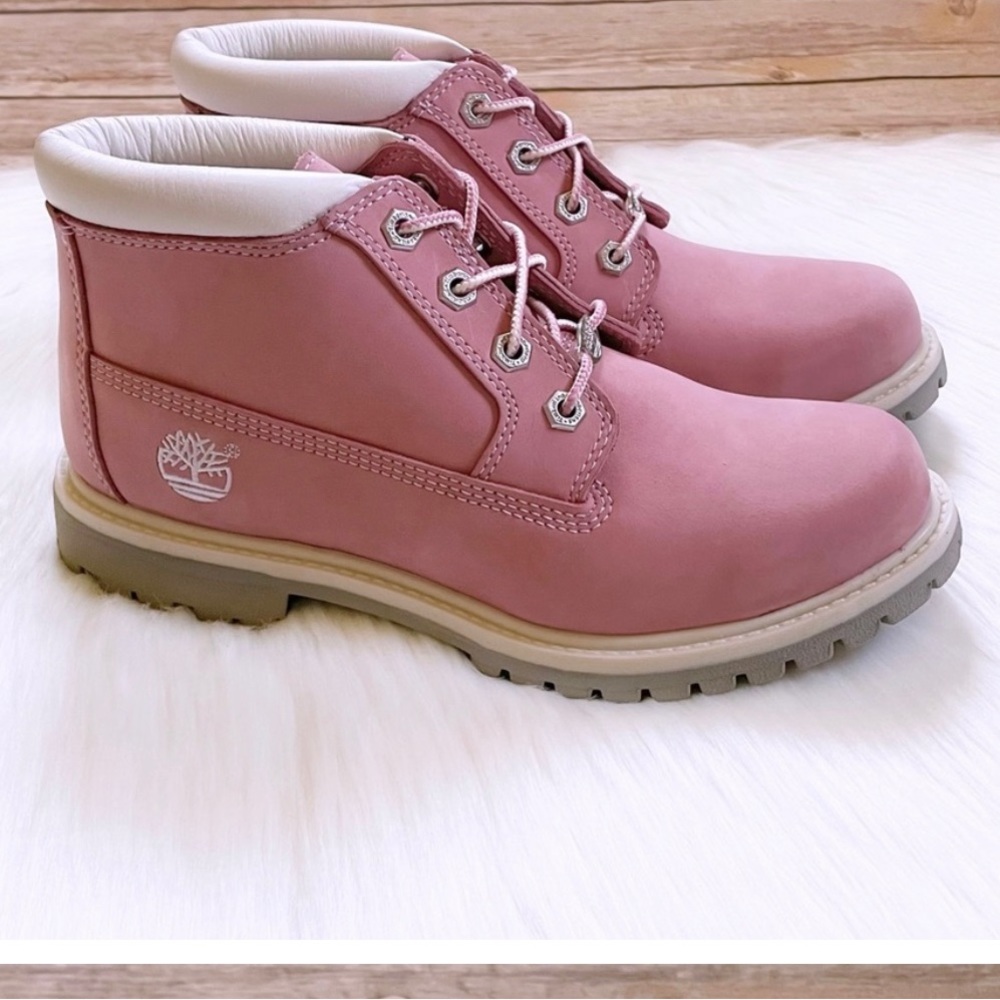 Pictures from online, selling these brand new, size 8 women’s